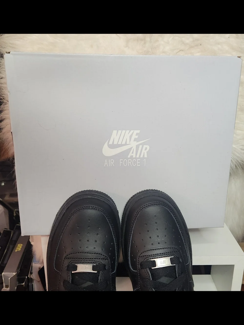 Nike Air Force 1 LE (GS) Low Sneakers -Triple Black SIZE 7Y (GS) WOMENS SIZE 8.5